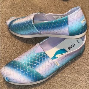 Tom’s woman’s mermaid shoes